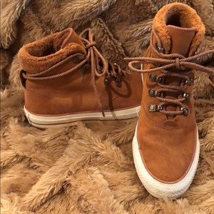 Chuck Taylor Warm Boots